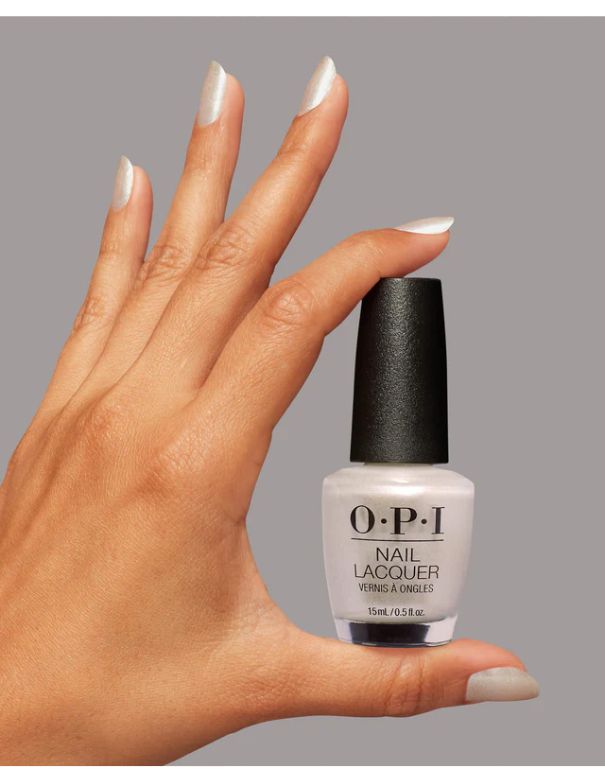 OPI les mains dans les nuages